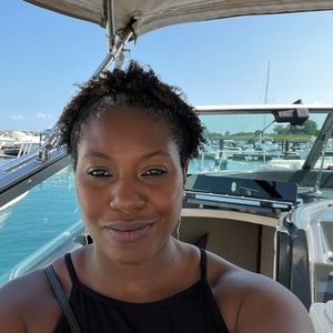 Meet your Posher, Danielle